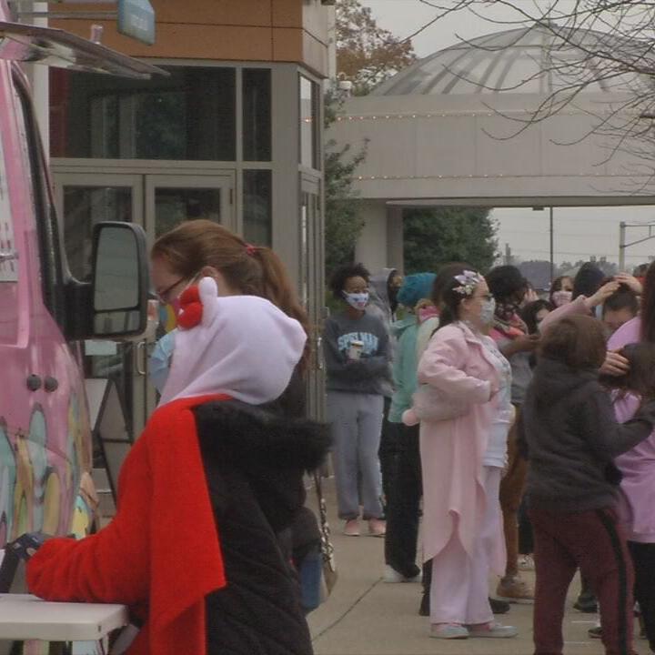 HELLO KITTY CAFE TRUCK (1).jpeg